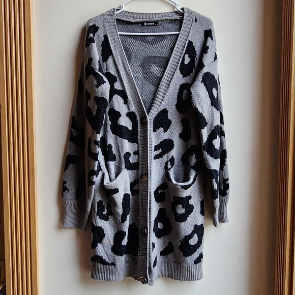 BTFBM Gray/Black Animal Print Button Down Cardigan Size Medium - Picture 1 of 13